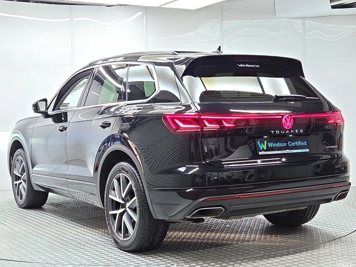 Volkswagen Touareg SUV, Petrol Hybrid, 2023, Black