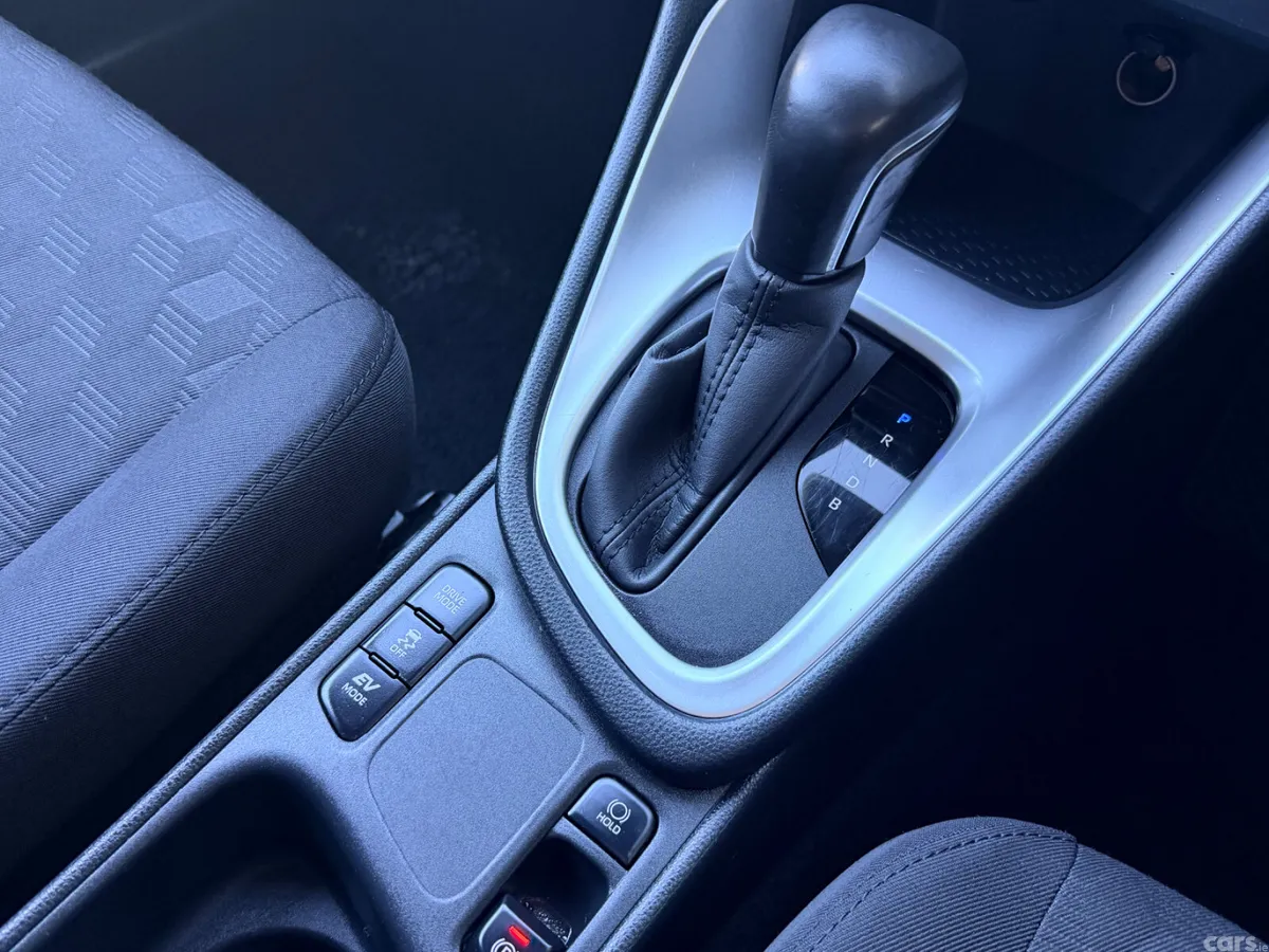 Toyota Yaris Hatchback, Petrol Hybrid, 2024, Grey
