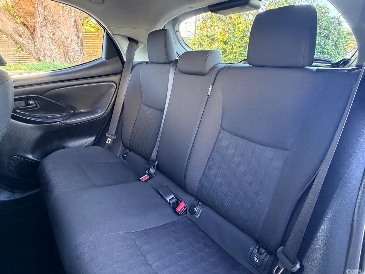 Toyota Yaris Hatchback, Petrol Hybrid, 2024, Grey