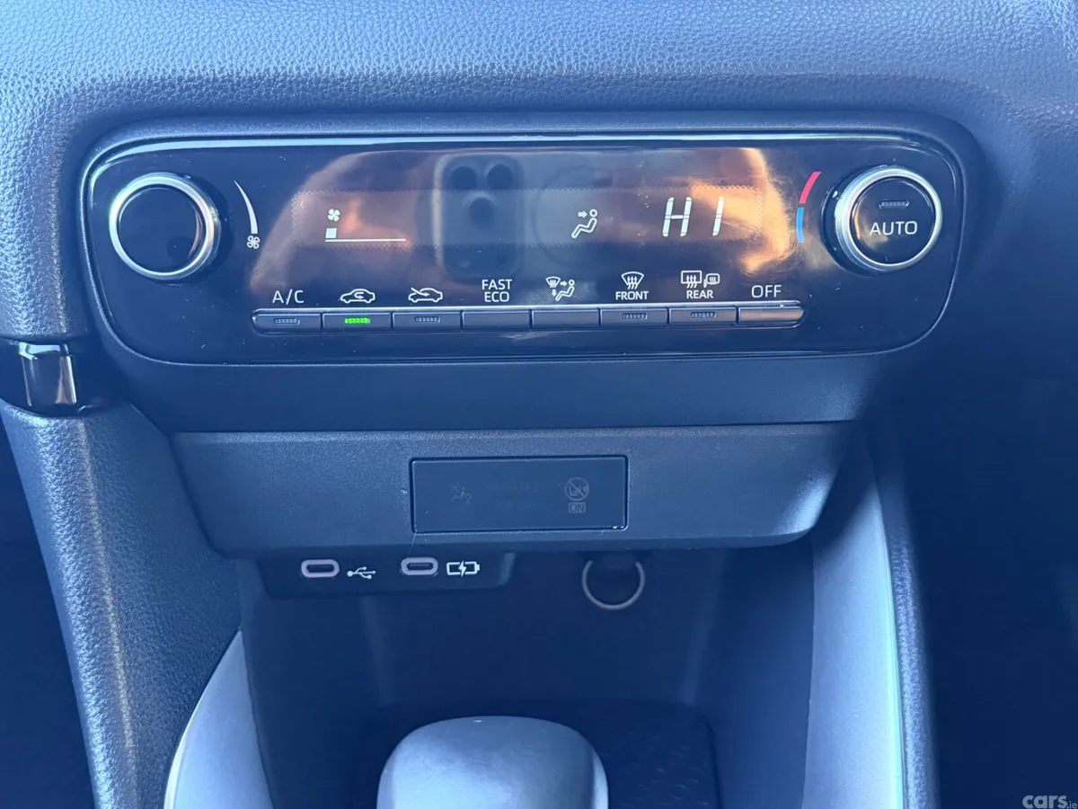 Toyota Yaris Hatchback, Petrol Hybrid, 2024, Grey