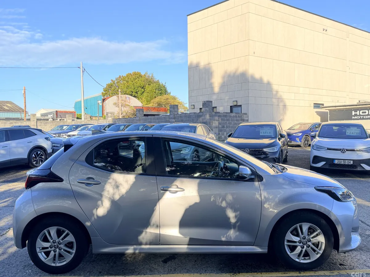 Toyota Yaris Hatchback, Petrol Hybrid, 2024, Grey