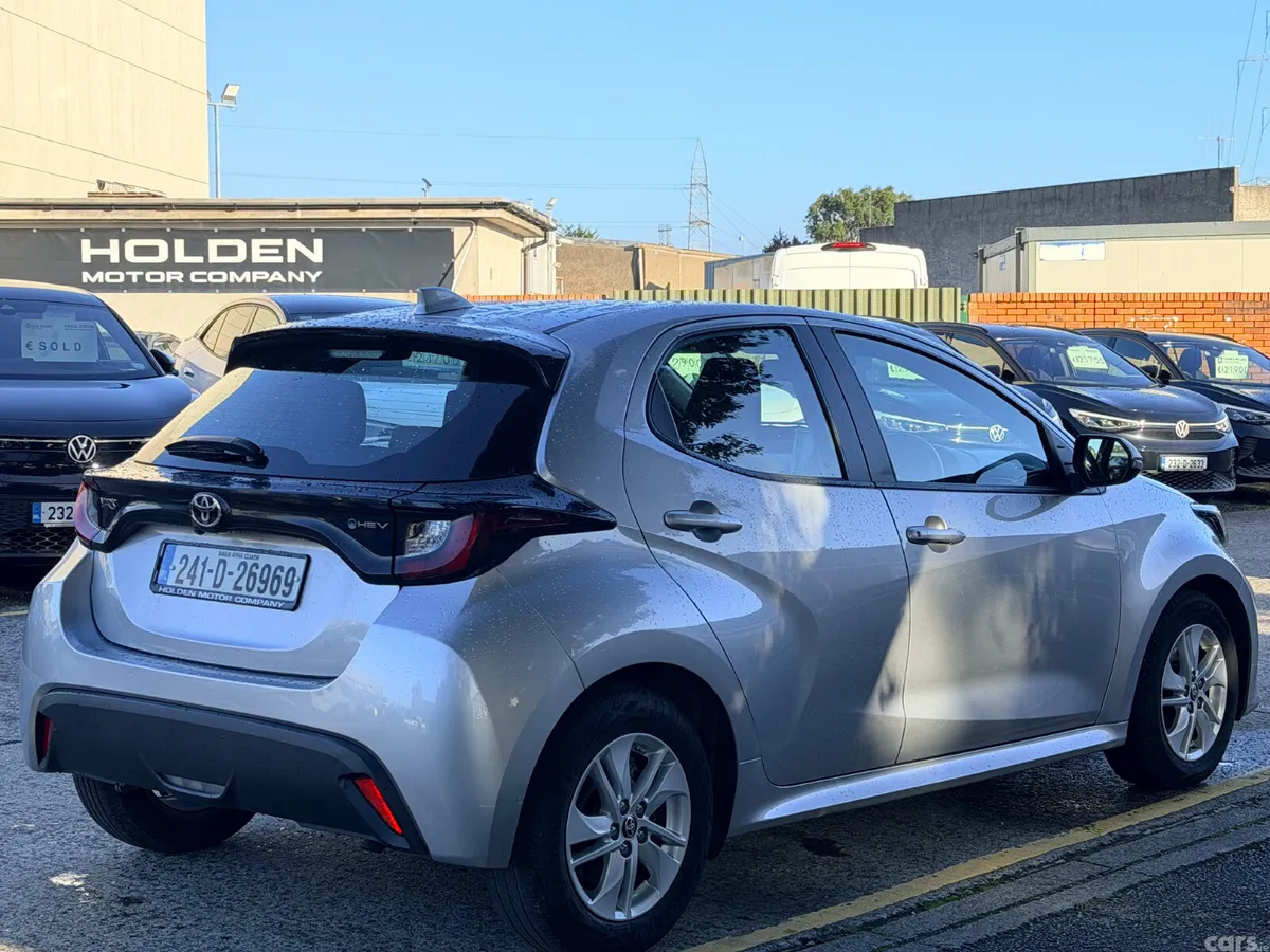Toyota Yaris Hatchback, Petrol Hybrid, 2024, Grey