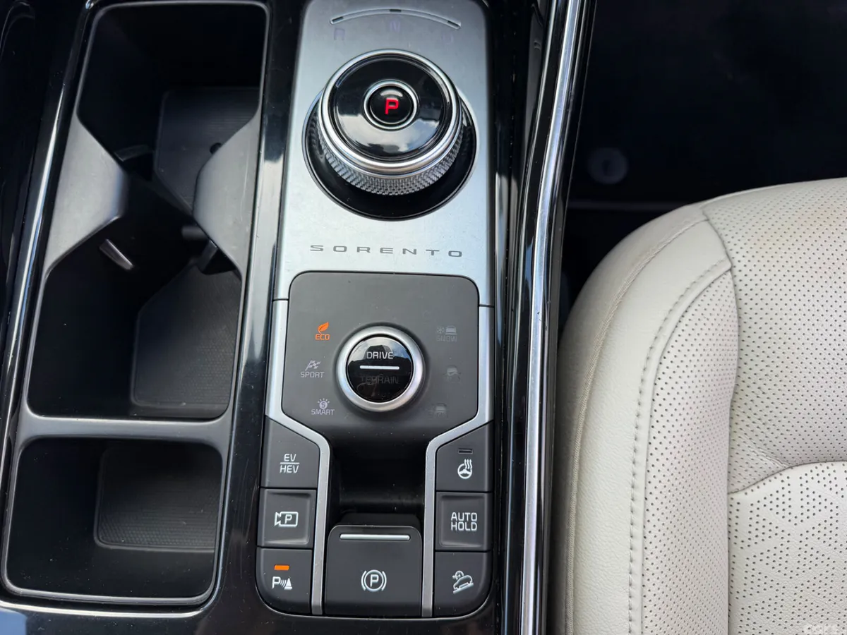 Kia Sorento SUV, Petrol Plug-in Hybrid, 2021, Grey