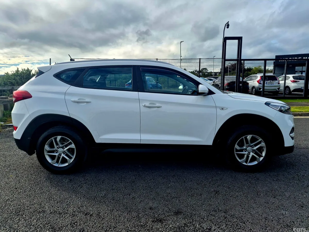 Hyundai Tucson SUV, Diesel, 2016, White