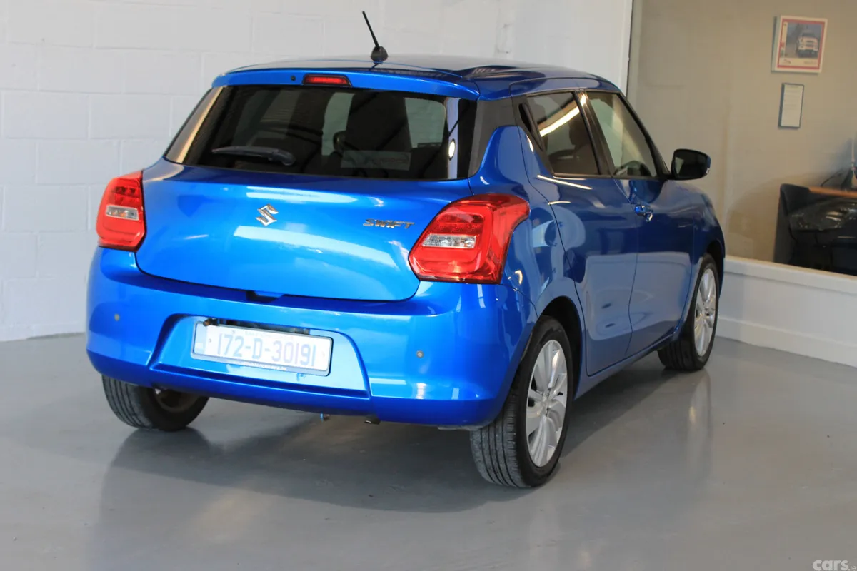 Suzuki Swift Hatchback, Petrol, 2017, Blue