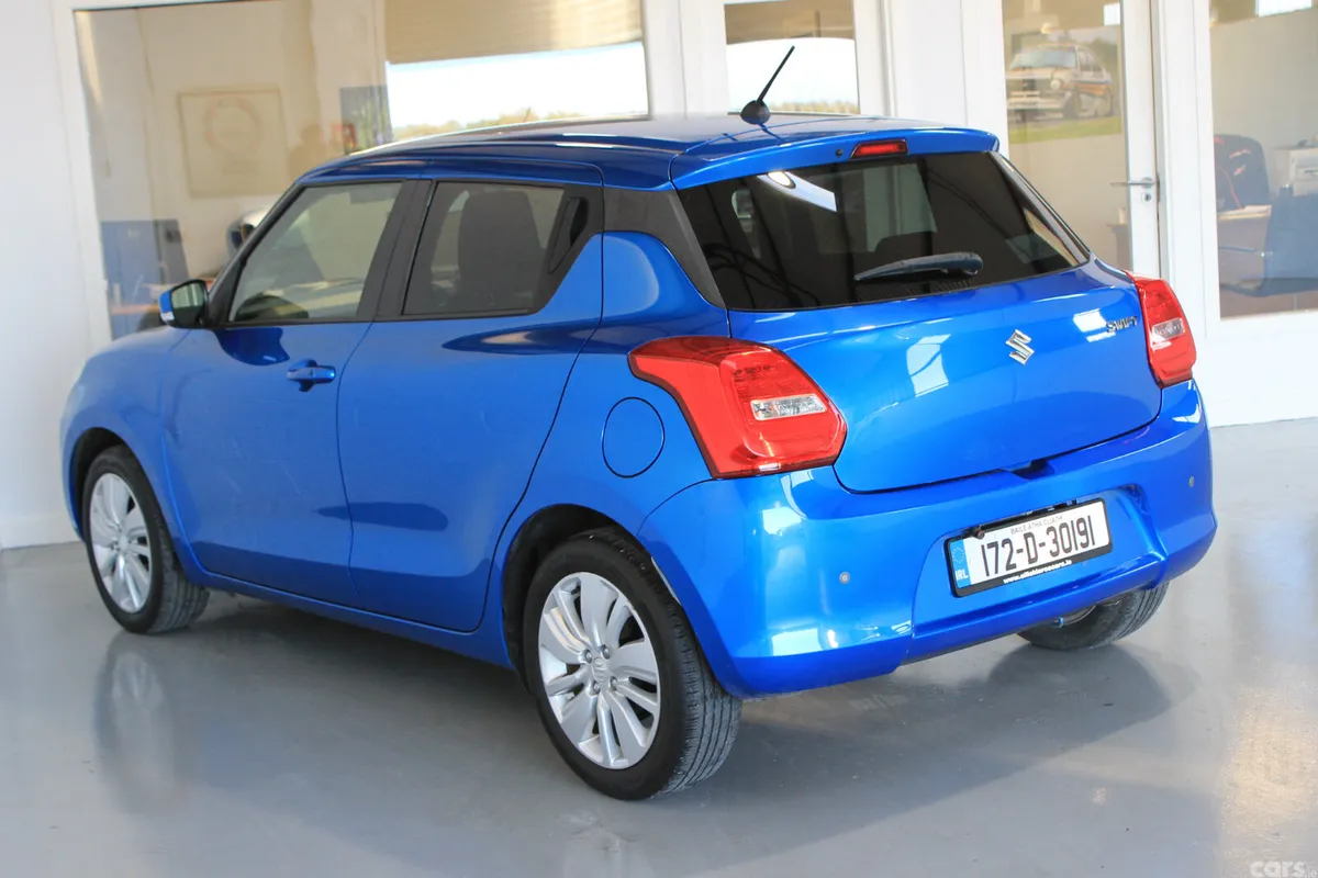 Suzuki Swift Hatchback, Petrol, 2017, Blue