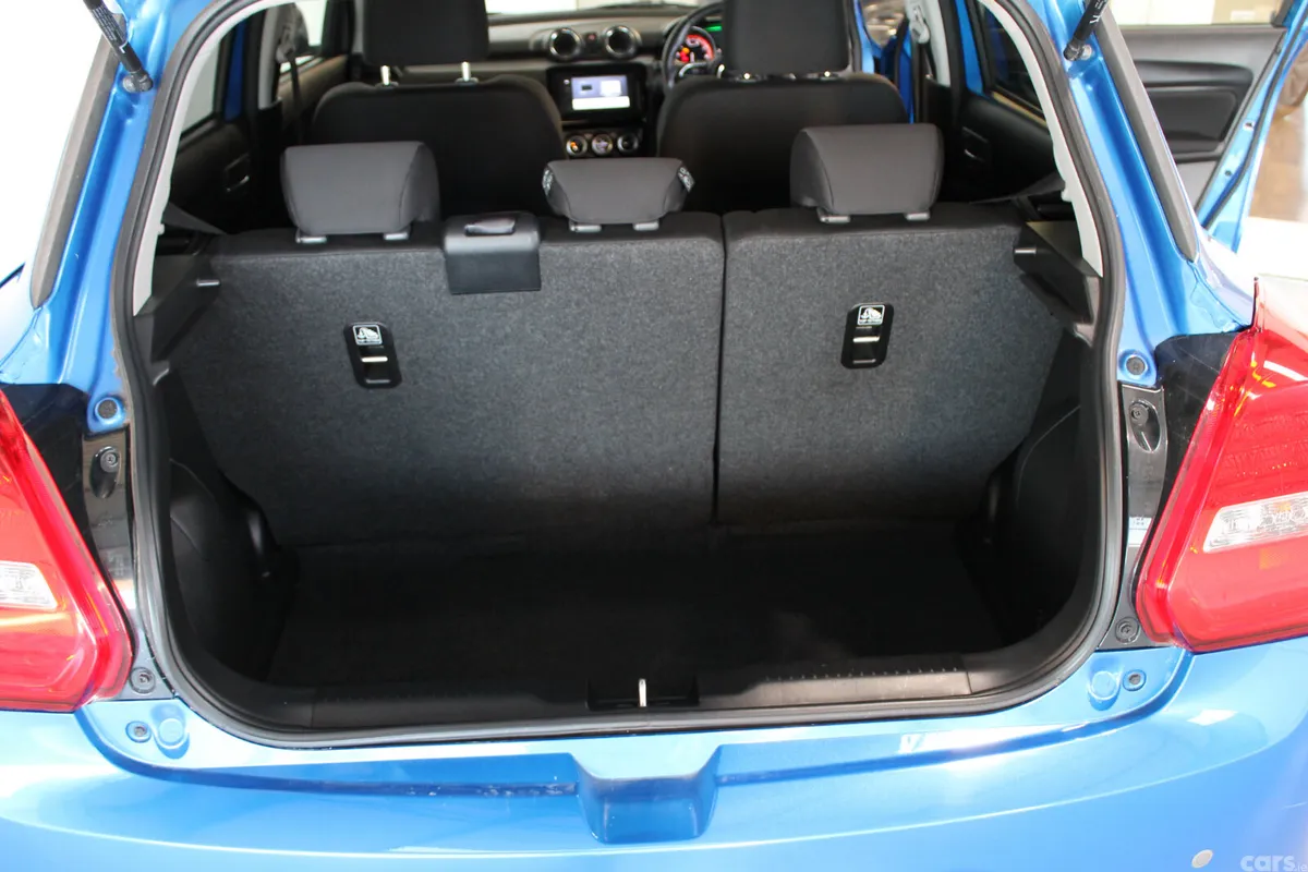 Suzuki Swift Hatchback, Petrol, 2017, Blue