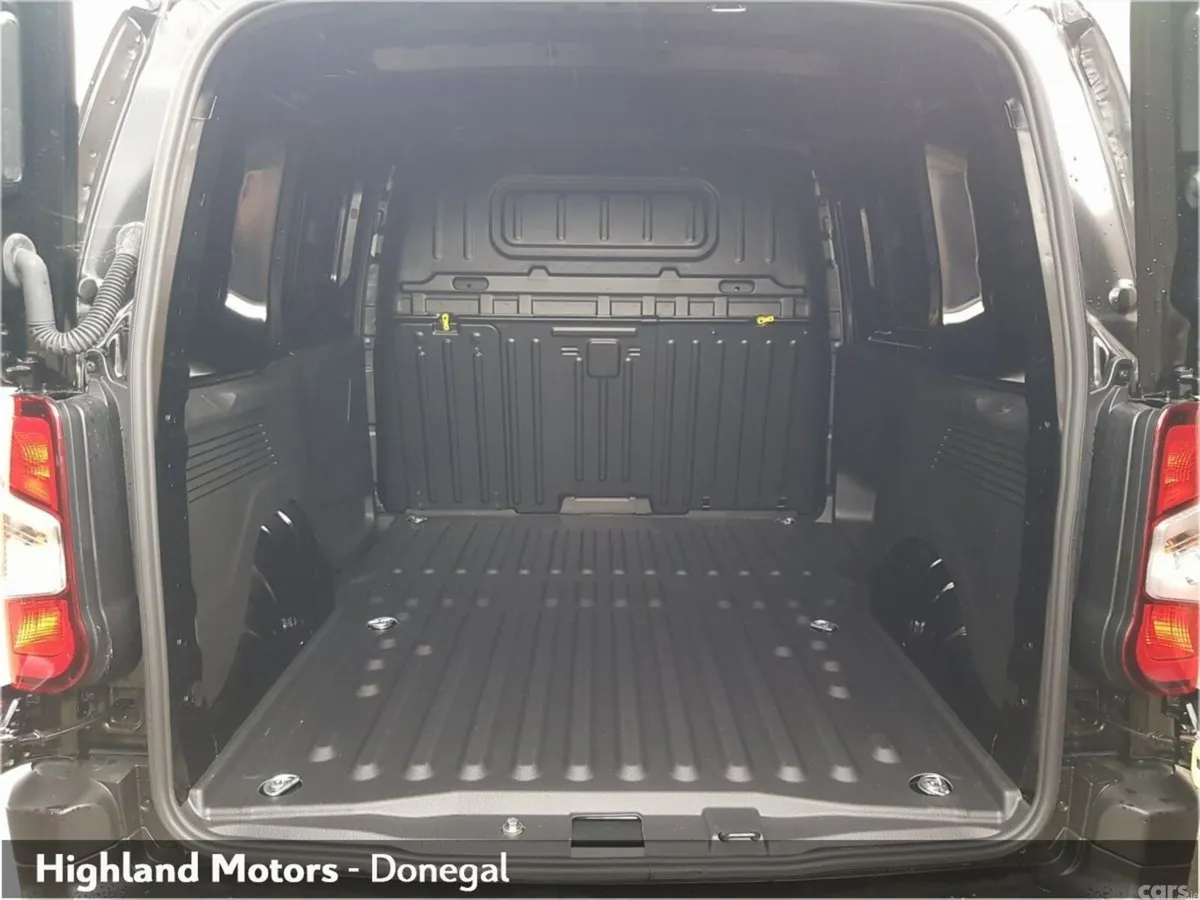 Citroen Berlingo MPV, Diesel, 2026, Black