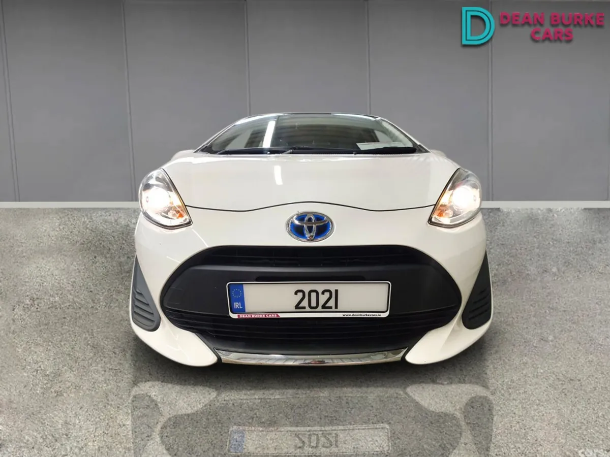 Toyota Aqua Hatchback, Petrol Hybrid, 2021, White