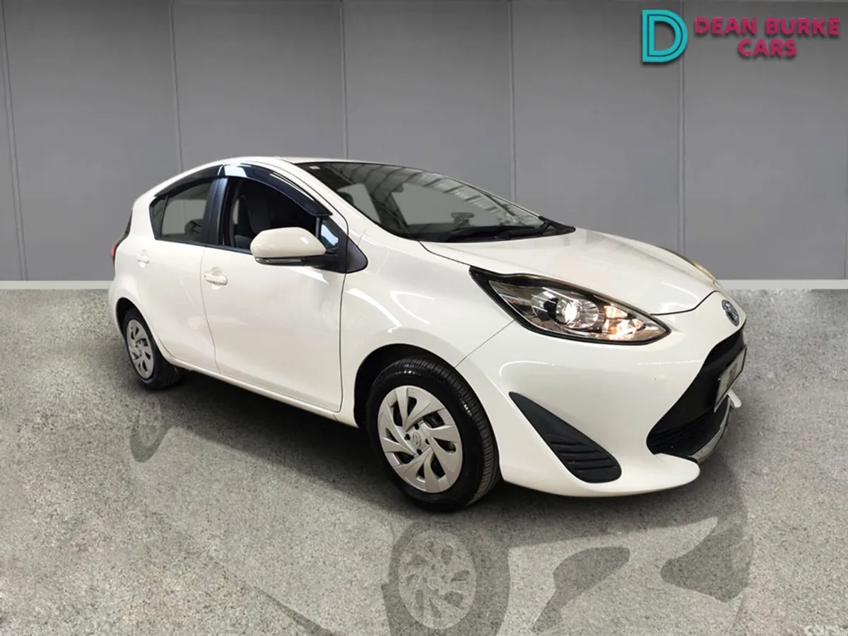 Toyota Aqua Hatchback, Petrol Hybrid, 2021, White