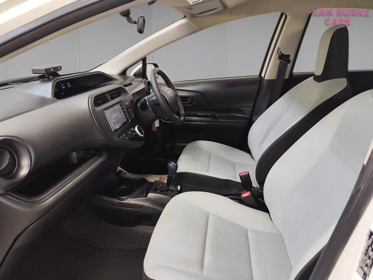 Toyota Aqua Hatchback, Petrol Hybrid, 2021, White