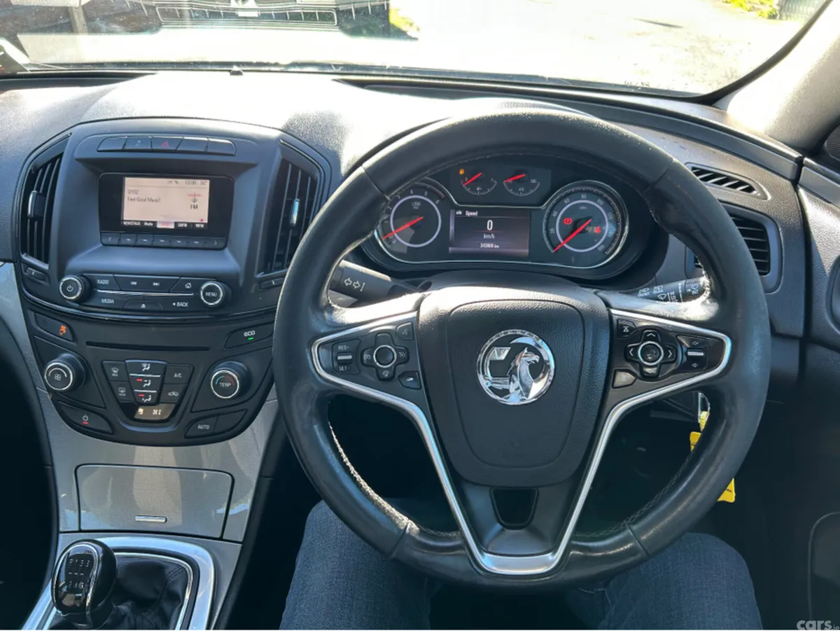 Opel Insignia Hatchback, Diesel, 2015, Brown
