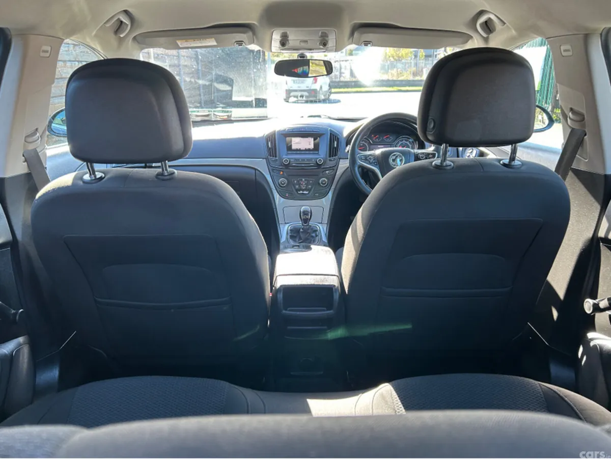 Opel Insignia Hatchback, Diesel, 2015, Brown