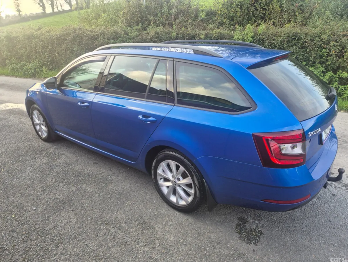 Skoda Octavia Estate, Diesel, 2019, Blue