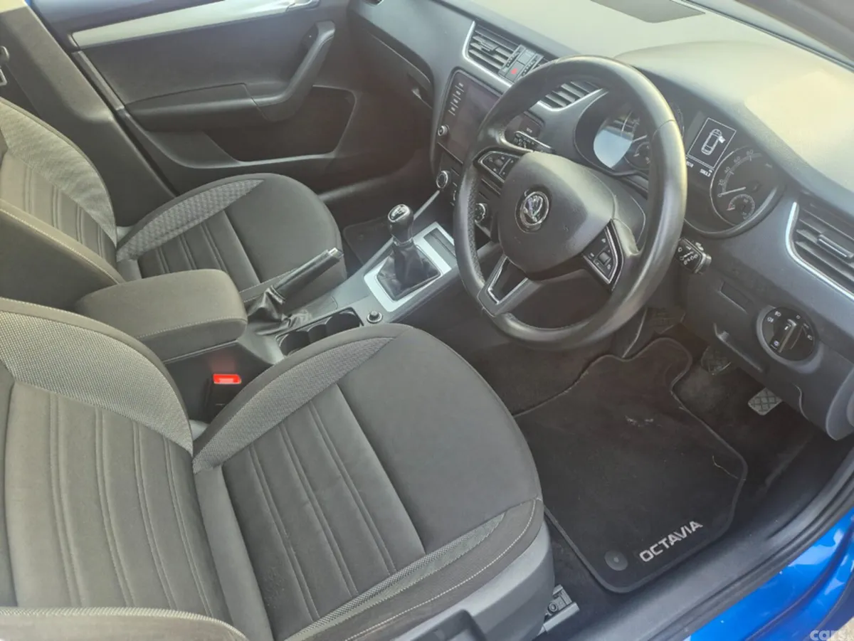 Skoda Octavia Estate, Diesel, 2019, Blue