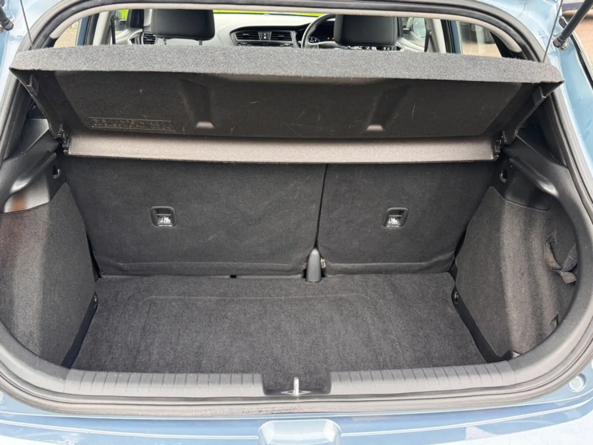 Hyundai i20 Hatchback, Petrol, 2016, Blue