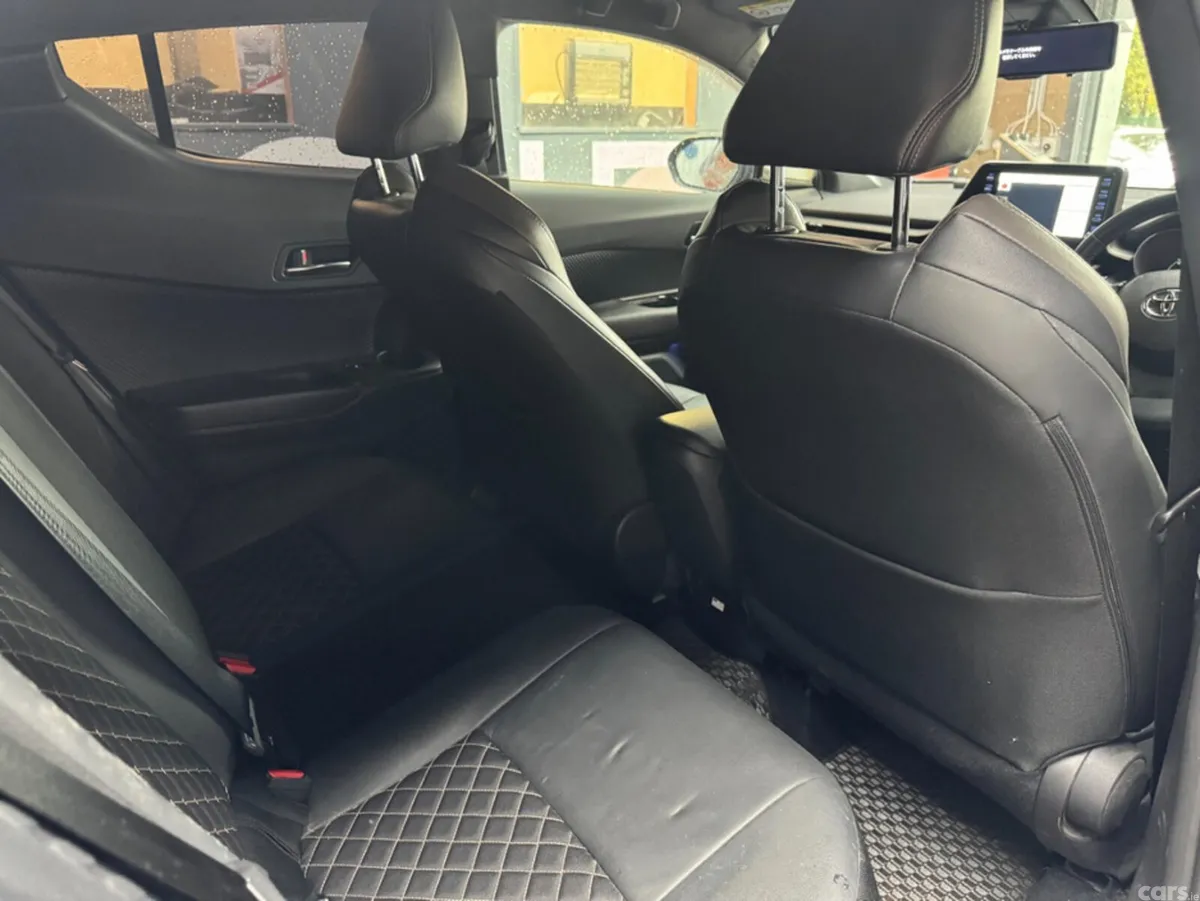 Toyota C-HR SUV, Petrol Hybrid, 2023, Black