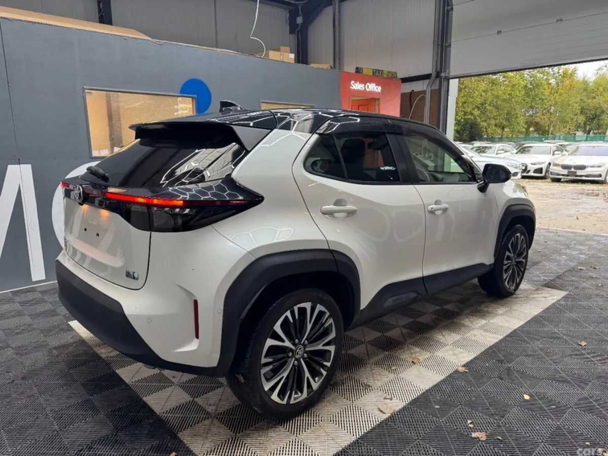 Toyota Yaris Cross SUV, Petrol Hybrid, 2021, White