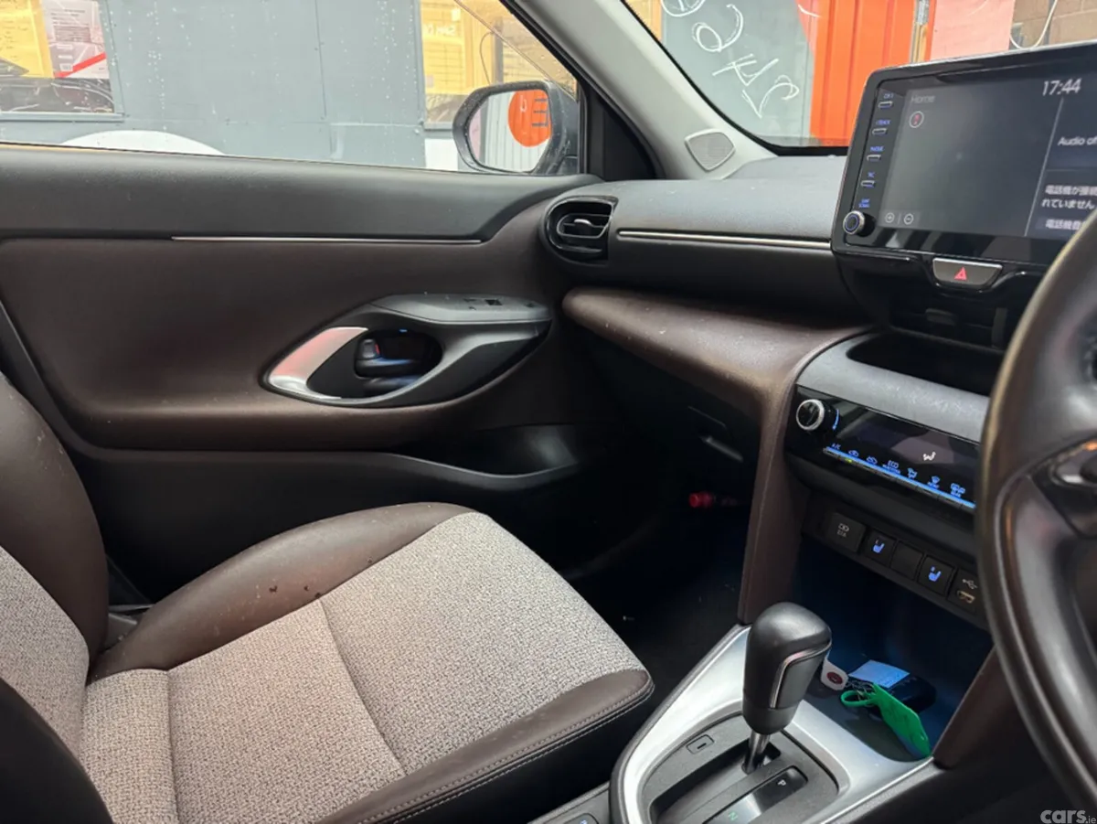Toyota Yaris Cross SUV, Petrol Hybrid, 2021, White