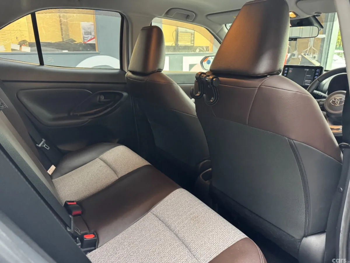 Toyota Yaris Cross SUV, Petrol Hybrid, 2021, White