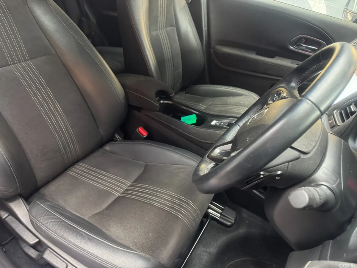 Honda Vezel SUV, Petrol Hybrid, 2020, Blue