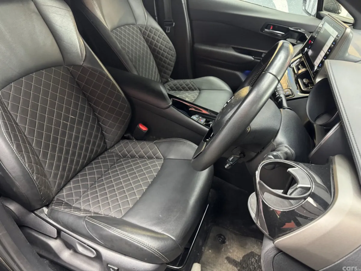 Toyota C-HR SUV, Petrol Hybrid, 2023, Black