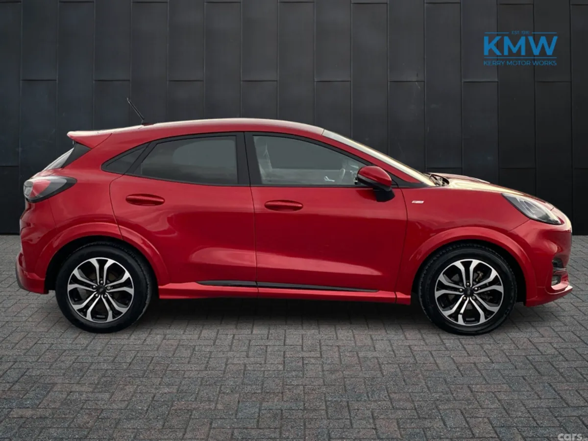 Ford Puma MPV, Petrol, 2022, Red