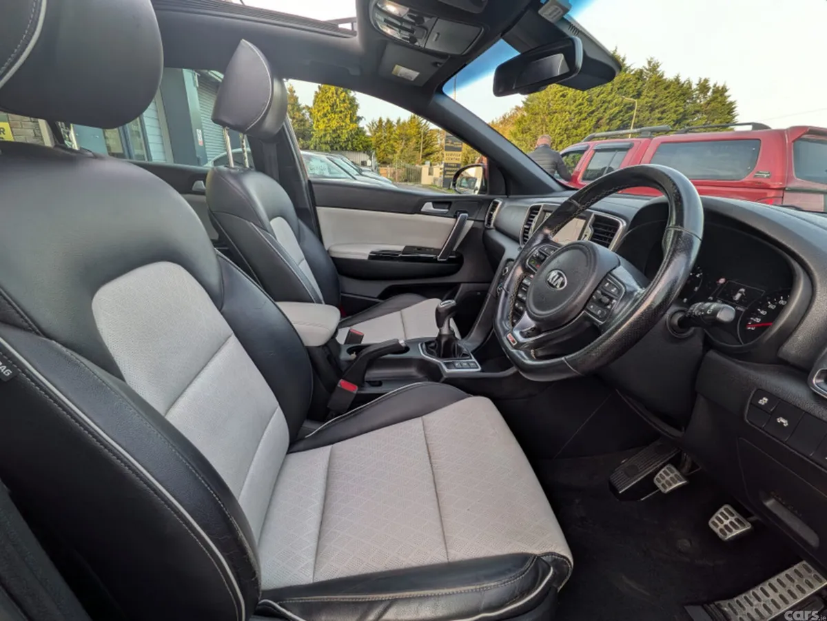 Kia Sportage MPV, Diesel, 2018, Red