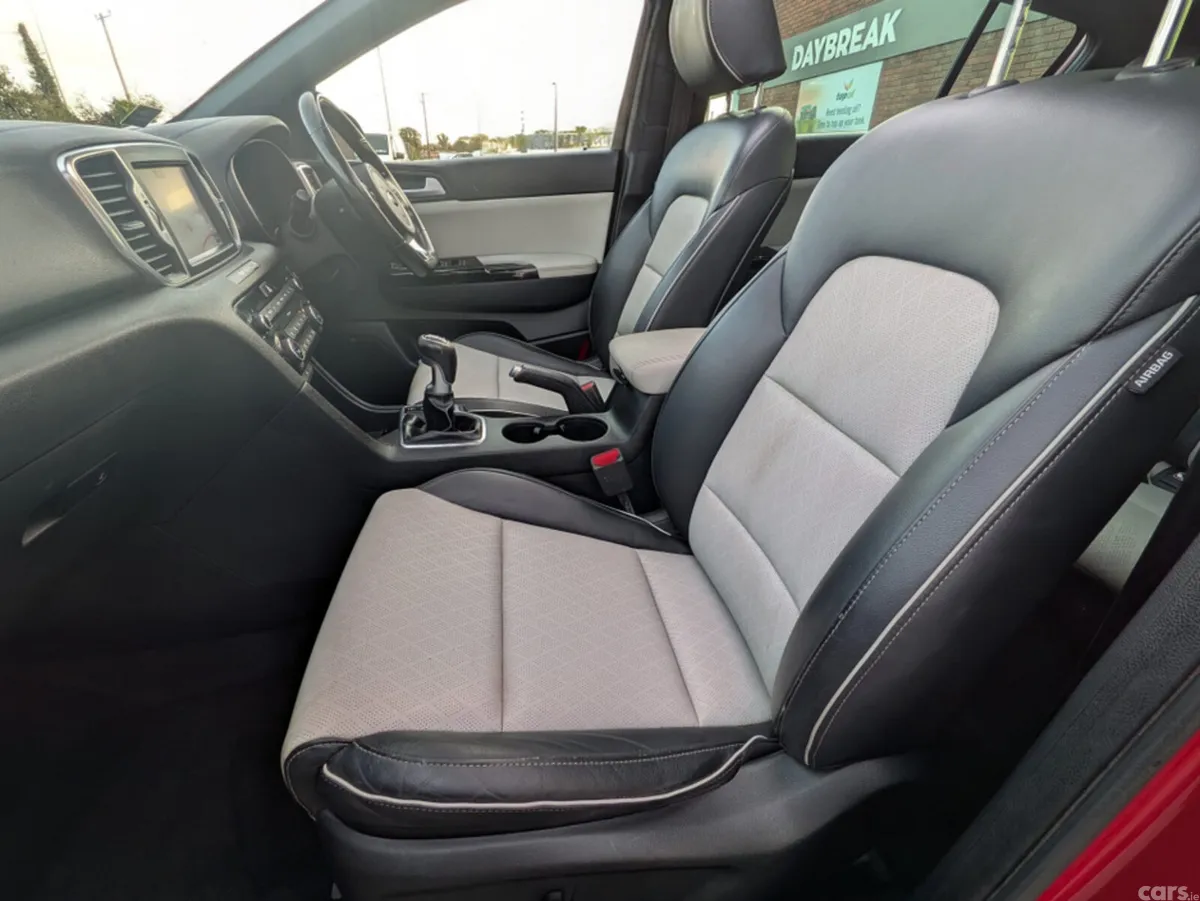 Kia Sportage MPV, Diesel, 2018, Red