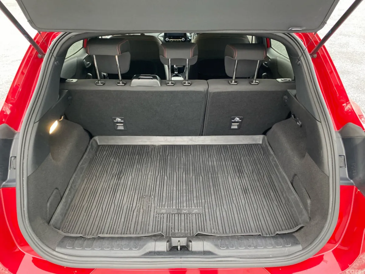 Ford Puma MPV, Petrol, 2022, Red