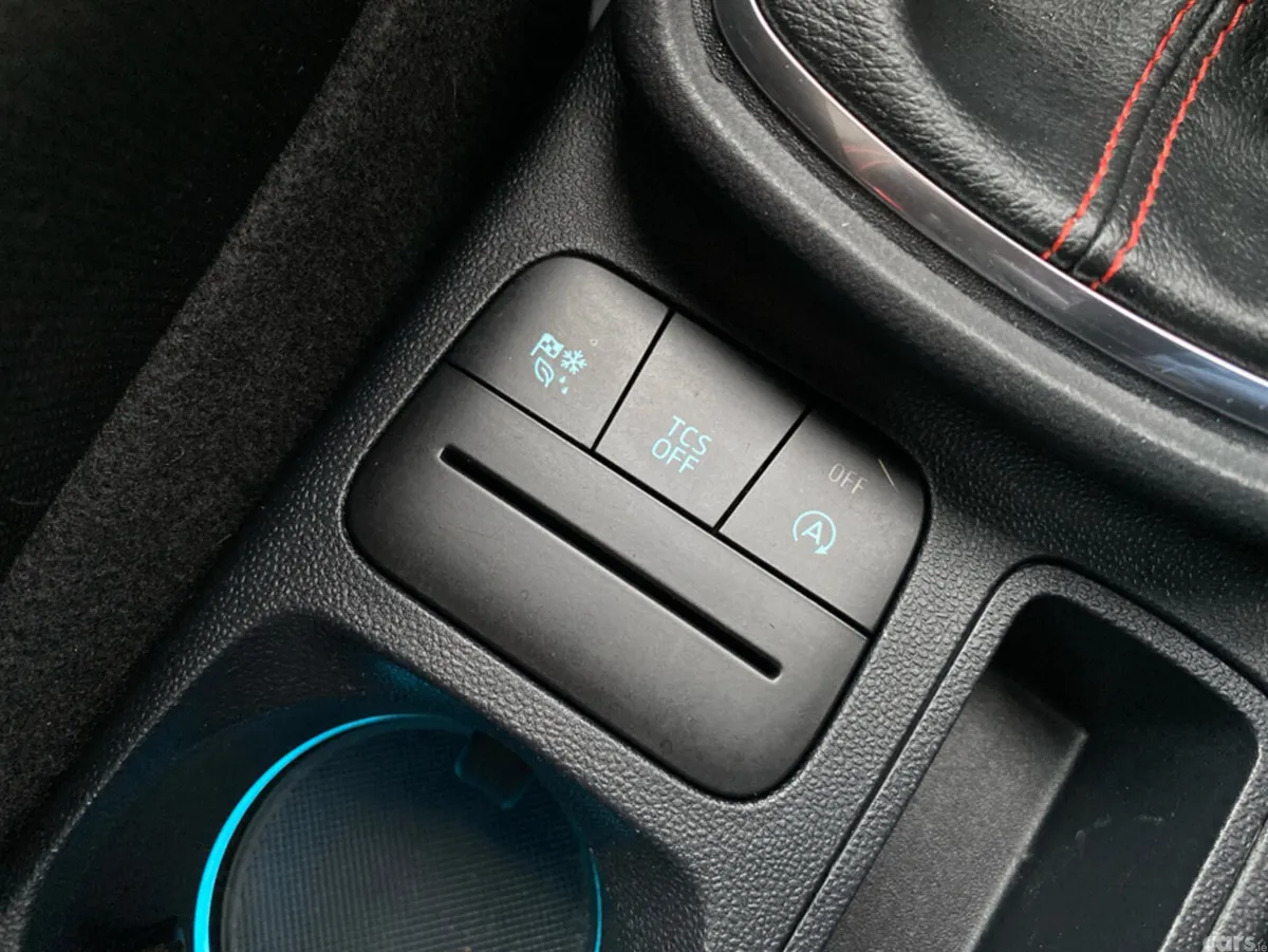 Ford Puma MPV, Petrol, 2022, Red