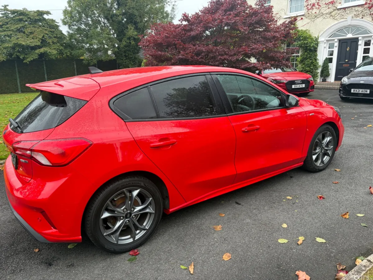 Ford Focus Hatchback, Petrol, 2020, Red