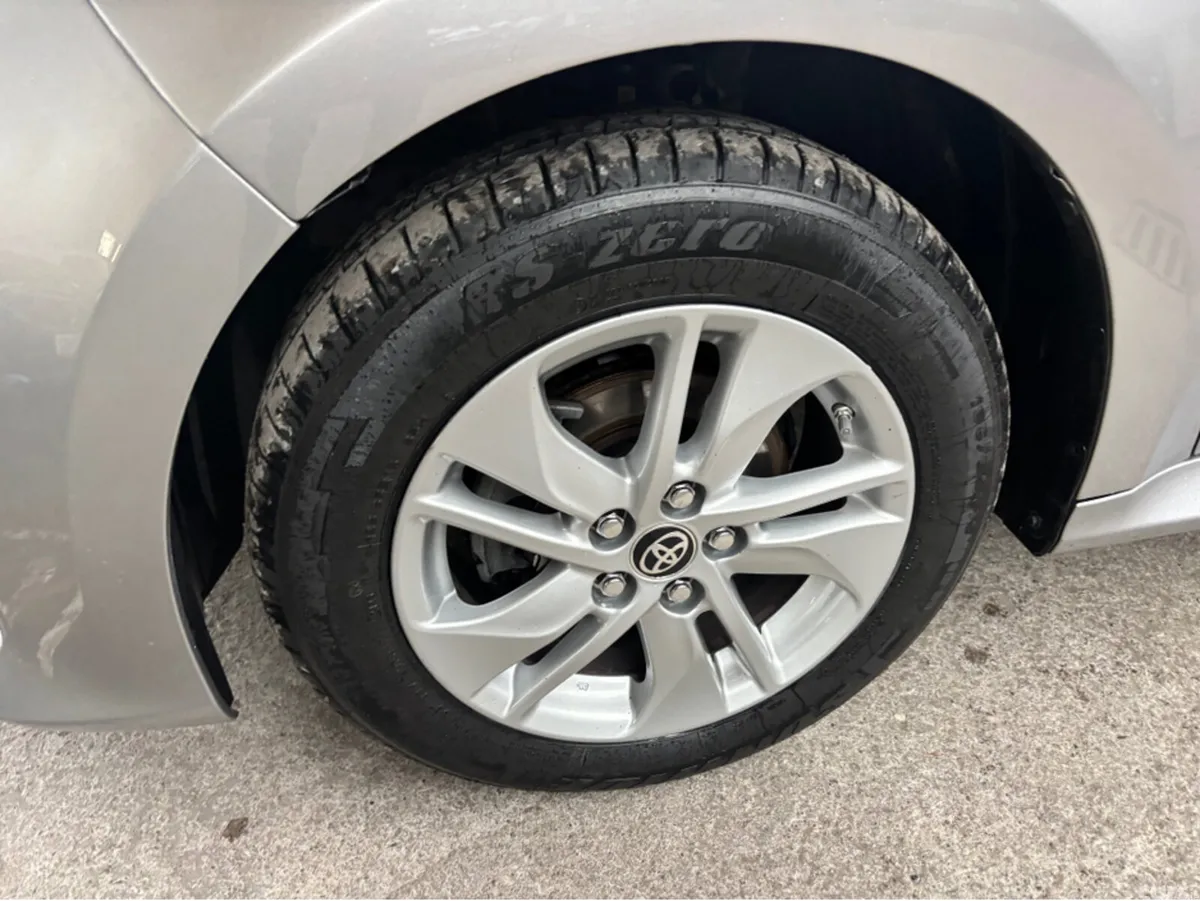 Toyota Yaris Hatchback, Petrol, 2024, Grey