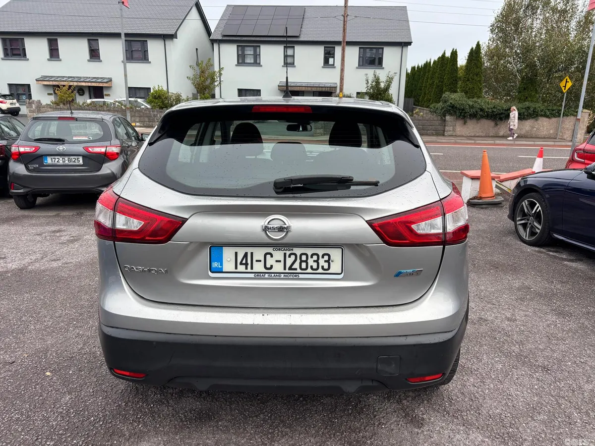 Nissan Qashqai Hatchback, Diesel, 2014, Silver