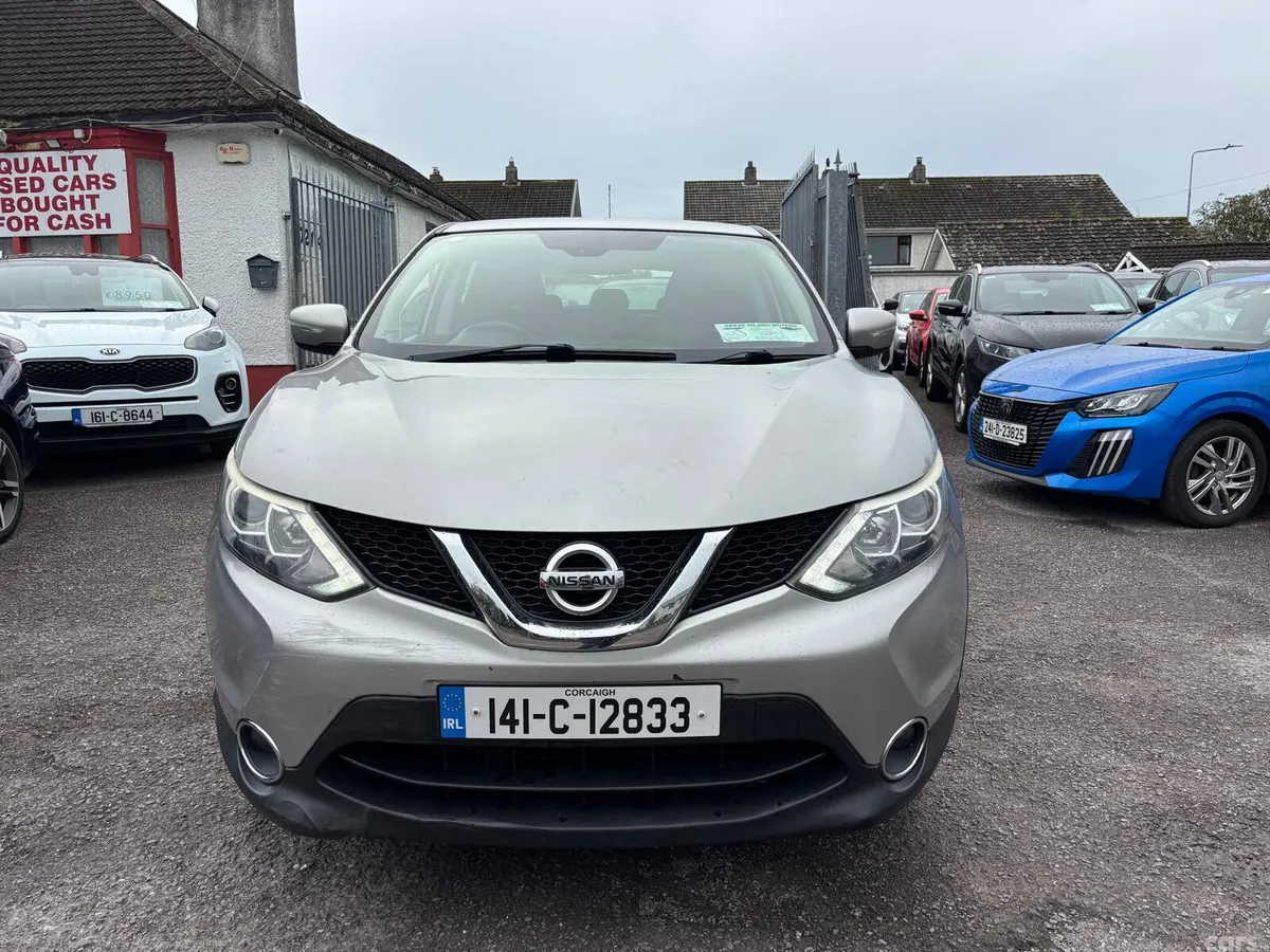 Nissan Qashqai Hatchback, Diesel, 2014, Silver