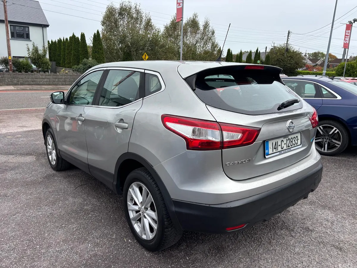 Nissan Qashqai Hatchback, Diesel, 2014, Silver