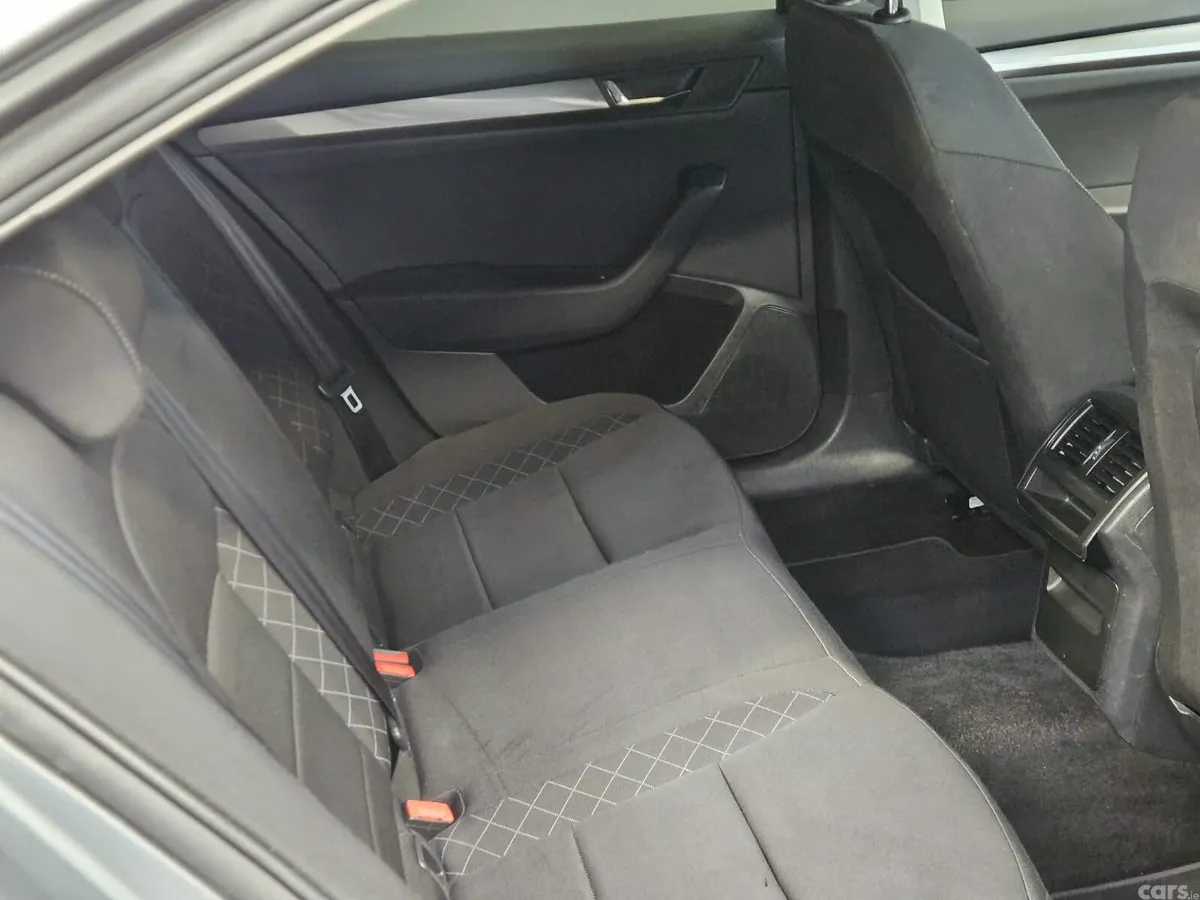 Skoda Superb Saloon, Diesel, 2018, Grey
