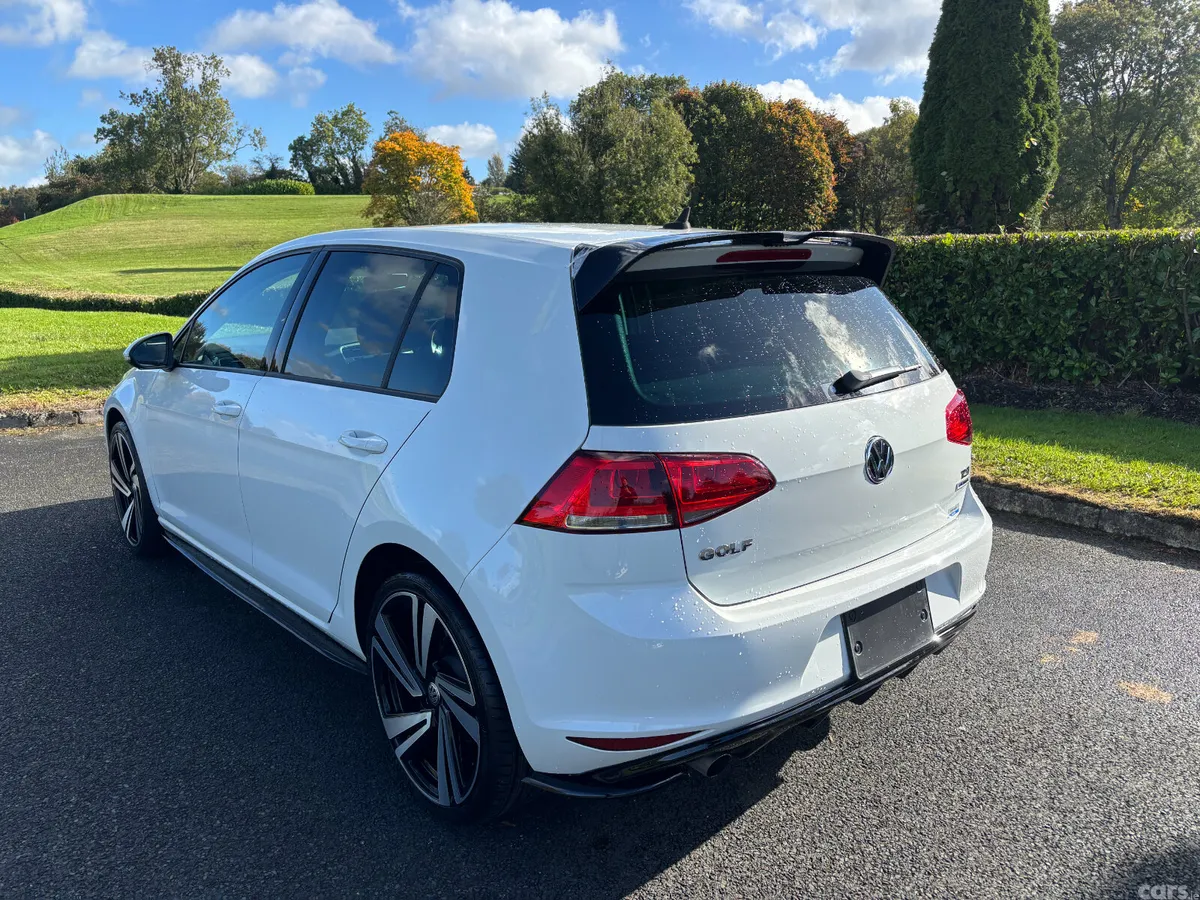 Volkswagen Golf Hatchback, Petrol, 2016, White