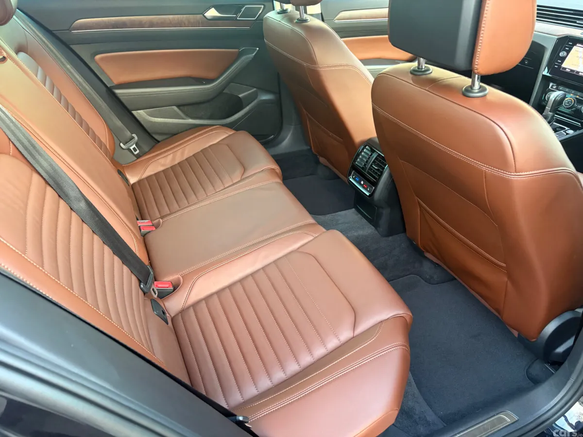 Volkswagen Passat Saloon, Diesel, 2019, Black