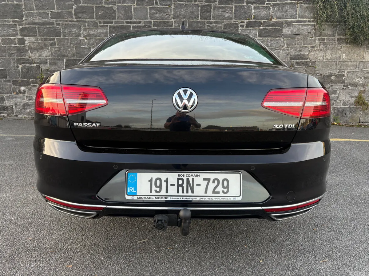 Volkswagen Passat Saloon, Diesel, 2019, Black