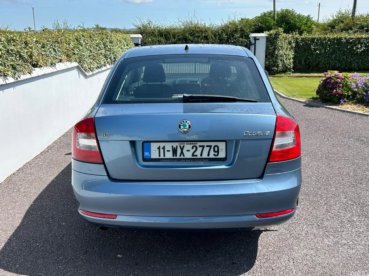 Skoda Octavia Saloon, Diesel, 2011, Grey