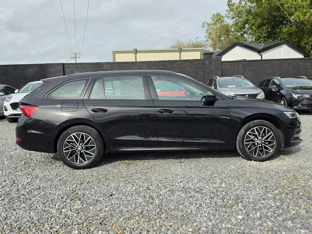 Skoda Octavia Estate, Petrol, 2021, Black