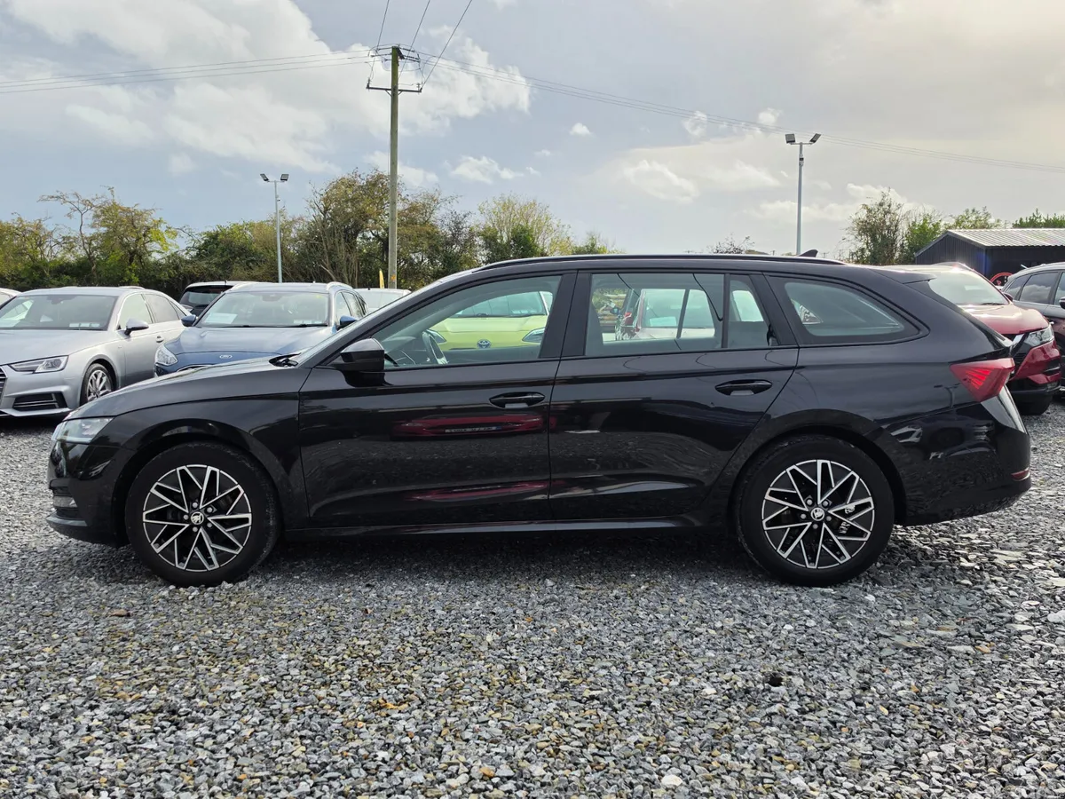 Skoda Octavia Estate, Petrol, 2021, Black