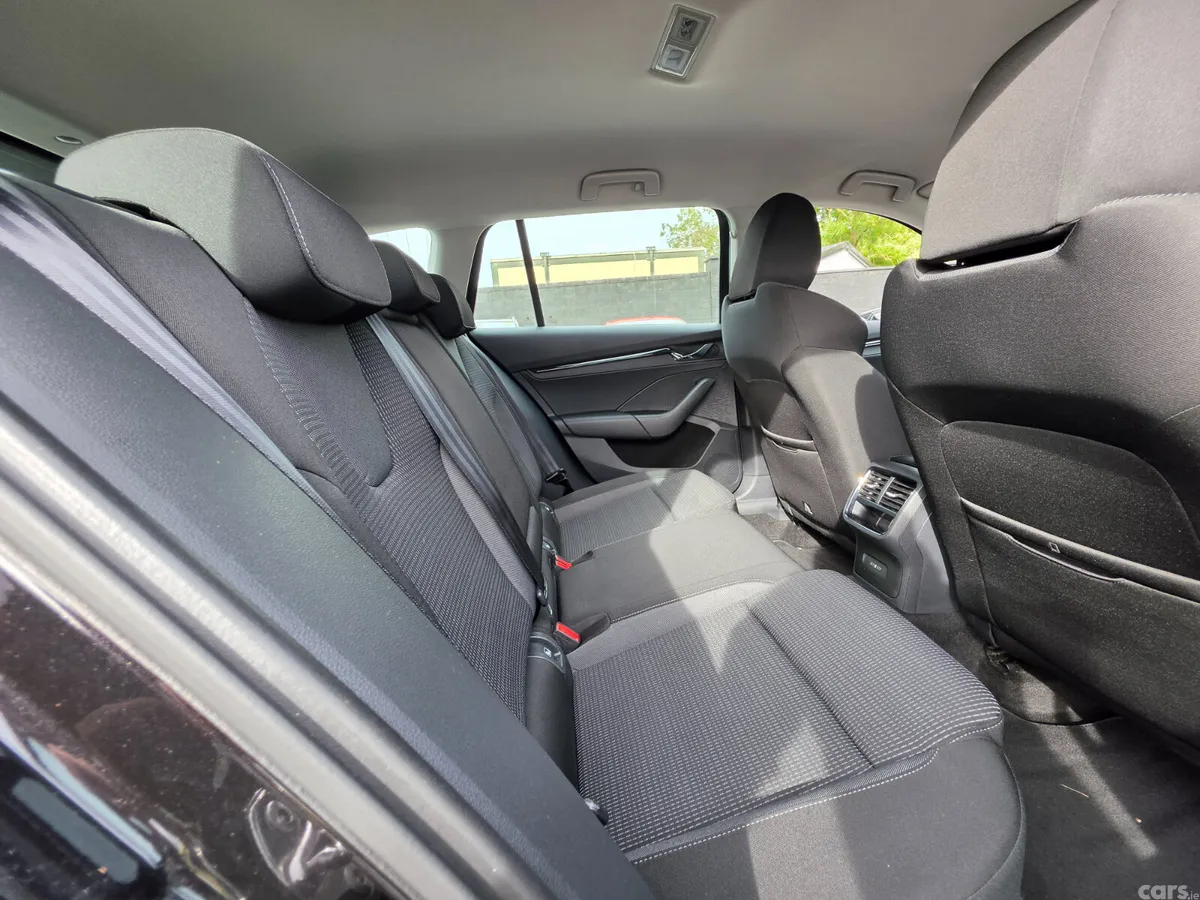 Skoda Octavia Estate, Petrol, 2021, Black