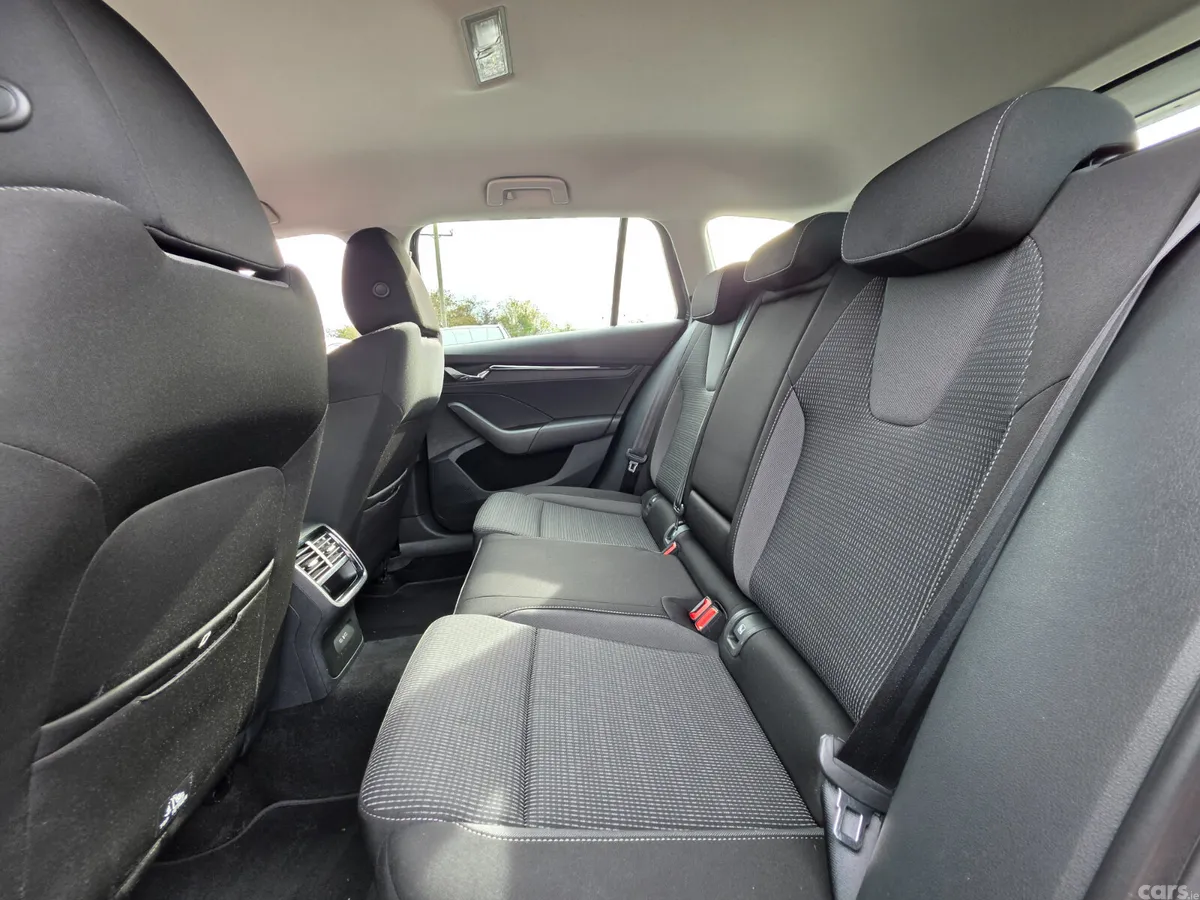 Skoda Octavia Estate, Petrol, 2021, Black