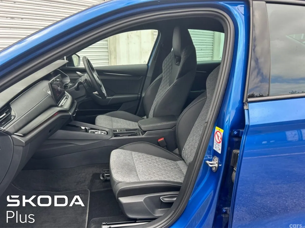 Skoda Octavia Saloon, Diesel, 2026, Blue