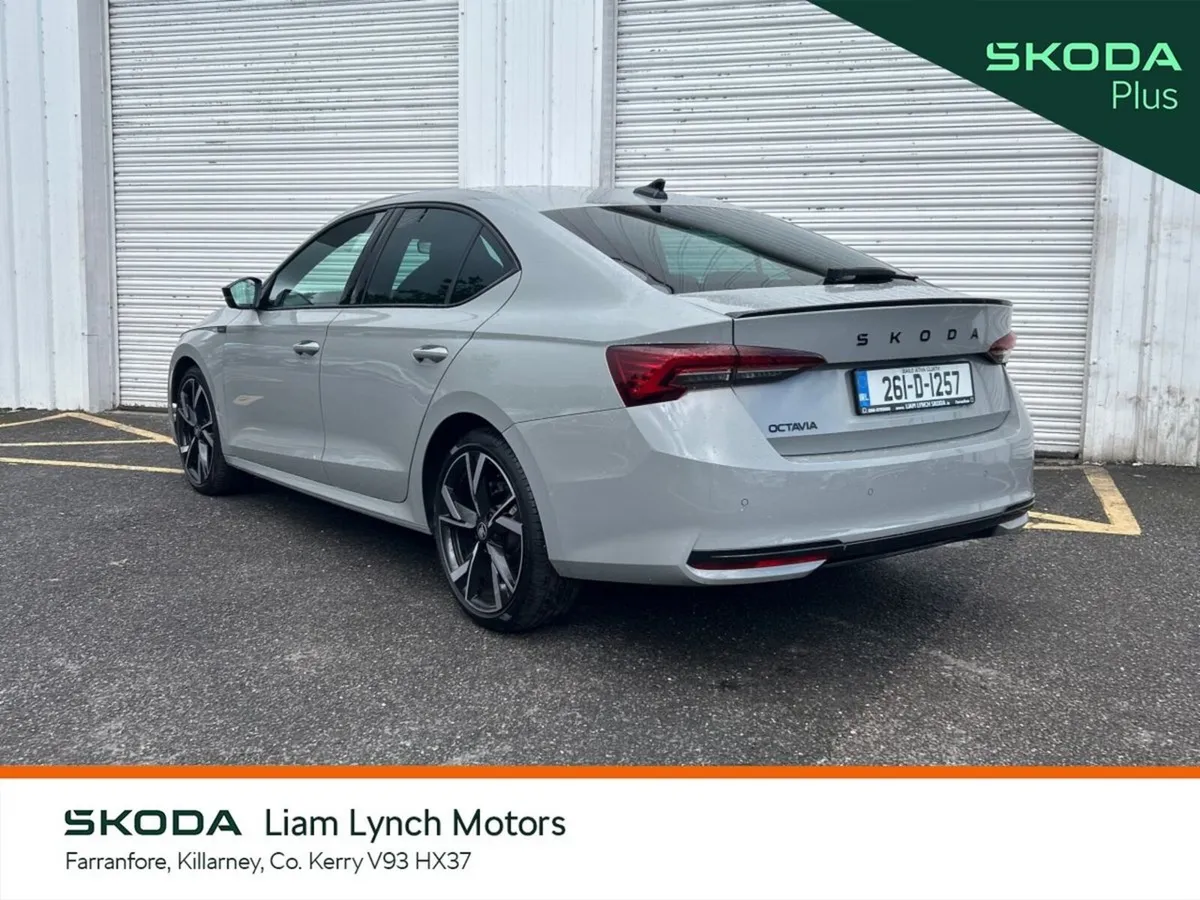 Skoda Octavia Saloon, Diesel, 2026, Grey