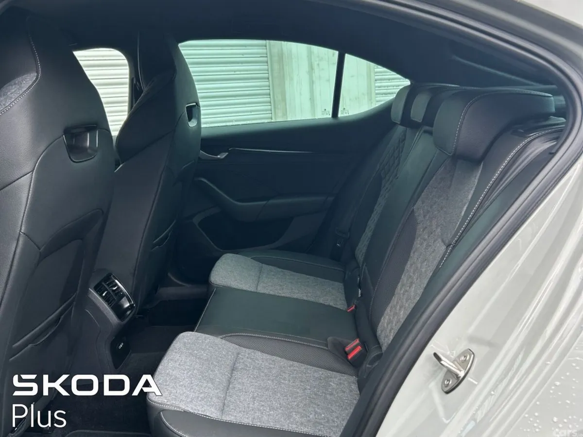 Skoda Octavia Saloon, Diesel, 2026, Grey