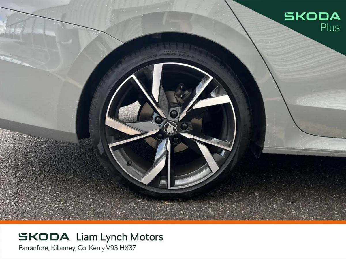 Skoda Octavia Saloon, Diesel, 2026, Grey