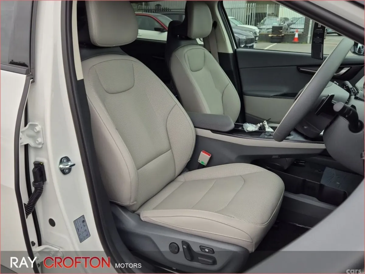 Kia EV6 MPV, Electric, 2026, White